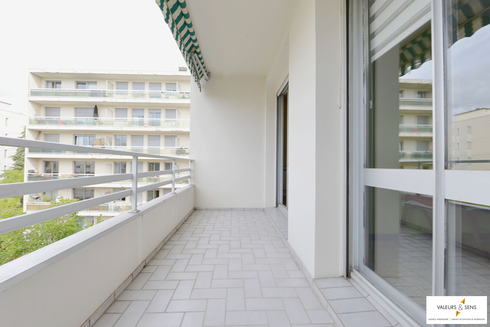 Photo Appartement T3 de 70,48 m² avec balcons, cave et parking image 1/6
