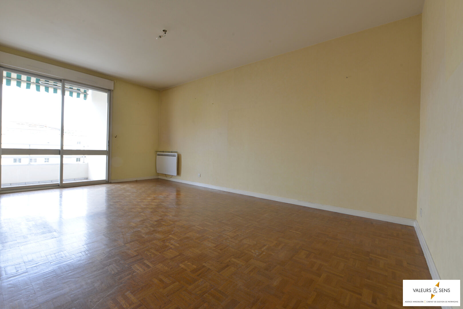 Photo Appartement T3 de 70,48 m² avec balcons, cave et parking image 2/6