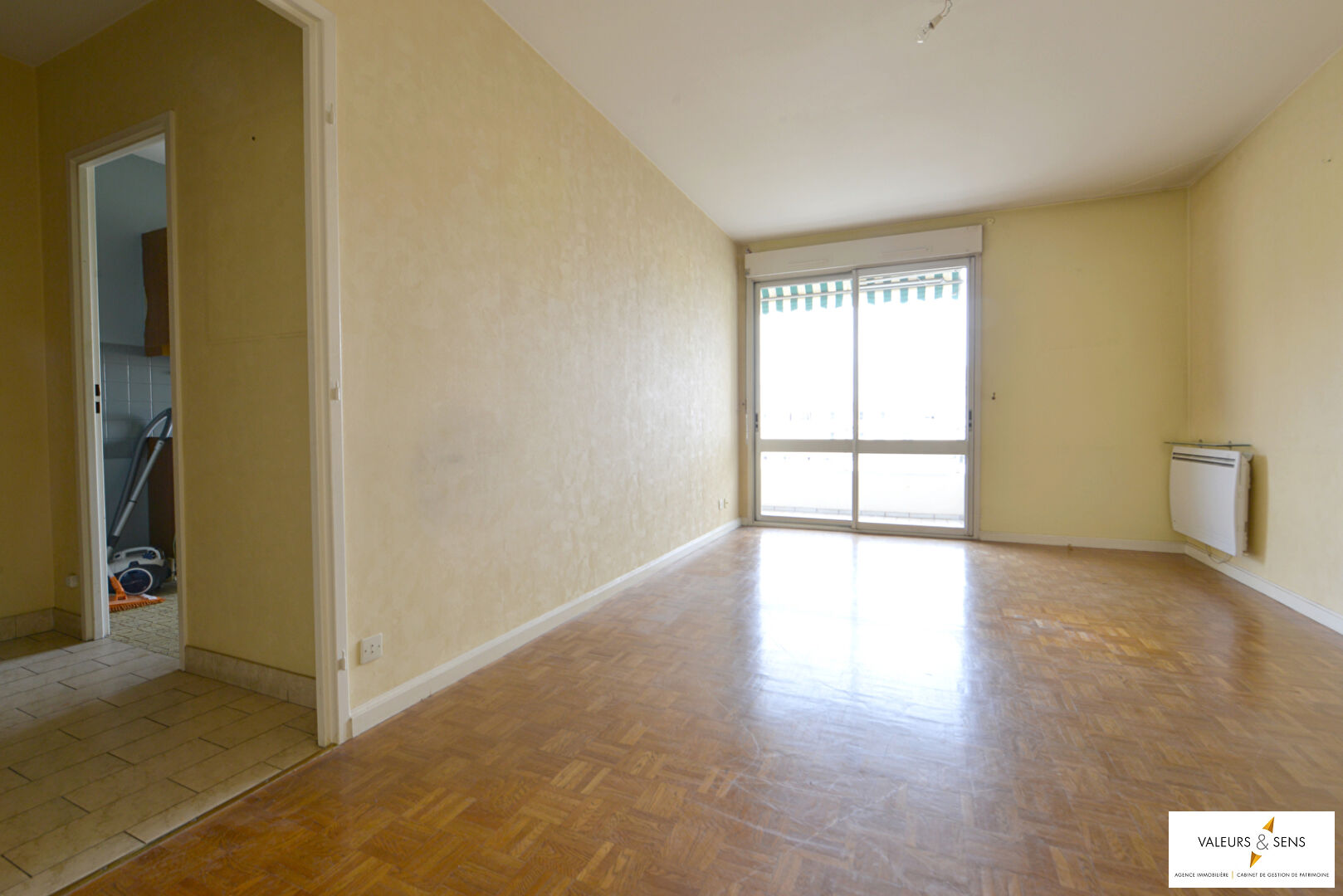 Photo Appartement T3 de 70,48 m² avec balcons, cave et parking image 3/6