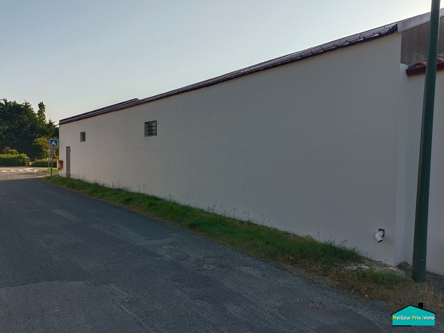 Photo Entrepôt / local industriel Saint Etienne De Mer Morte 247 m2 image 3/3