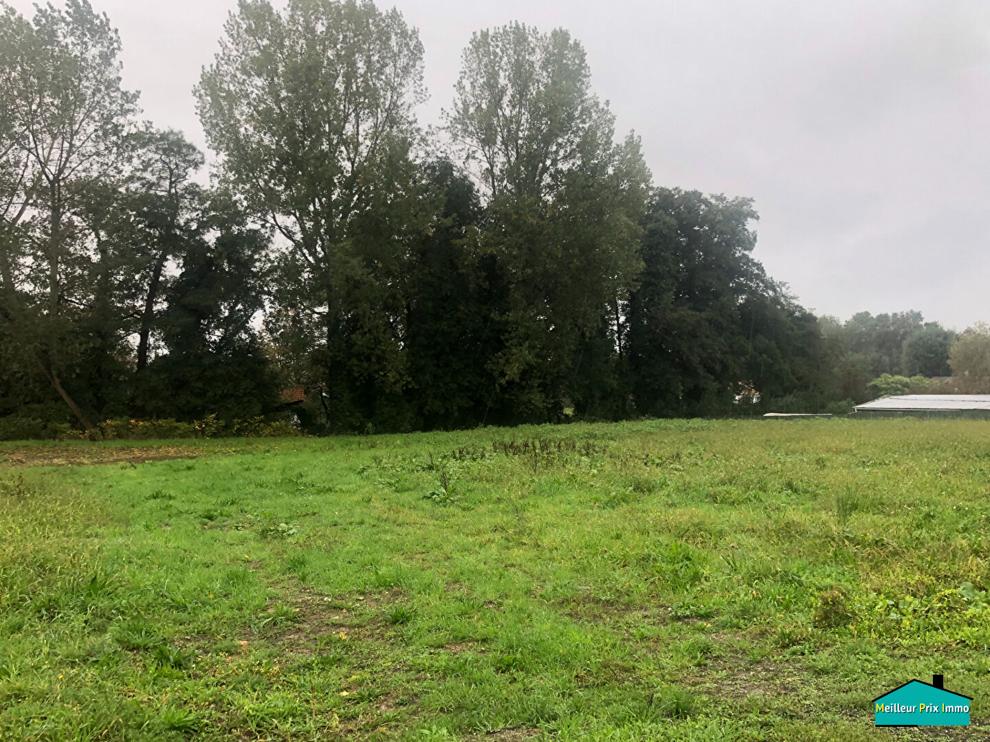 Terrain viabilisé de 910m²