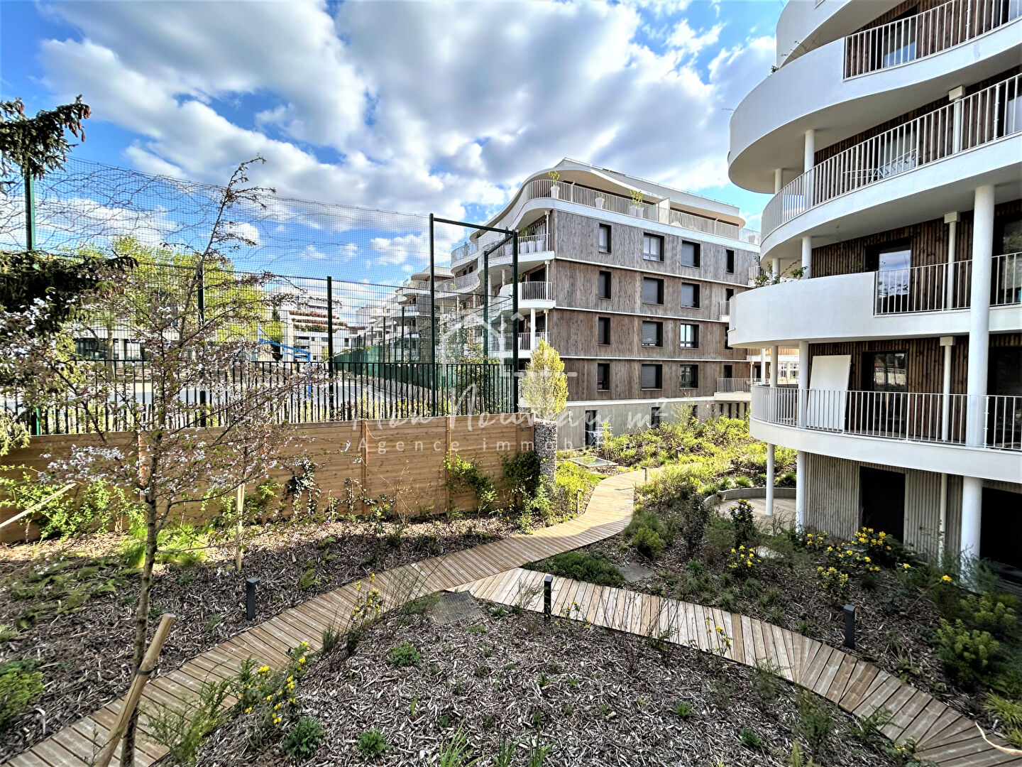 Agence immobilière de 
 MON NOUVEAU M2 Noisy le grand - MON NOUVEAU M2 
