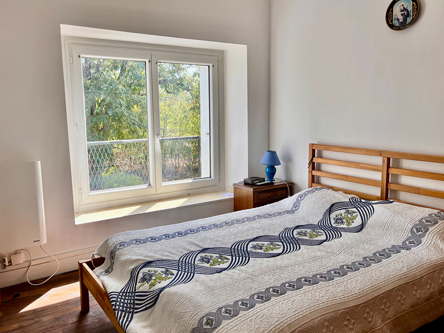 Photo MONTREUIL-BELLAY (49) PETIT ENSEMBLE PARTIELLEMENT REFAIT image 4/6