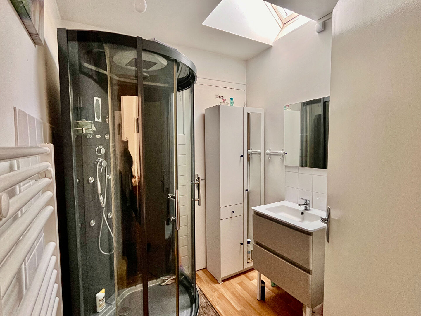 Photo MONTREUIL-BELLAY (49) PETIT ENSEMBLE PARTIELLEMENT REFAIT image 5/6