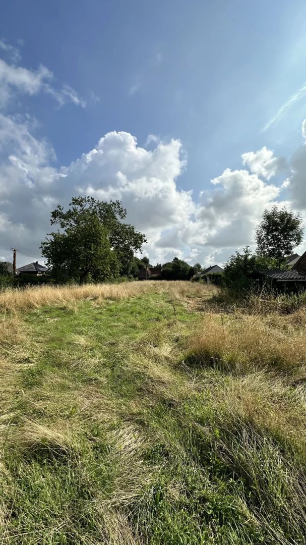 Photo Terrain viabilisé et libre de constructeurs image 3/4