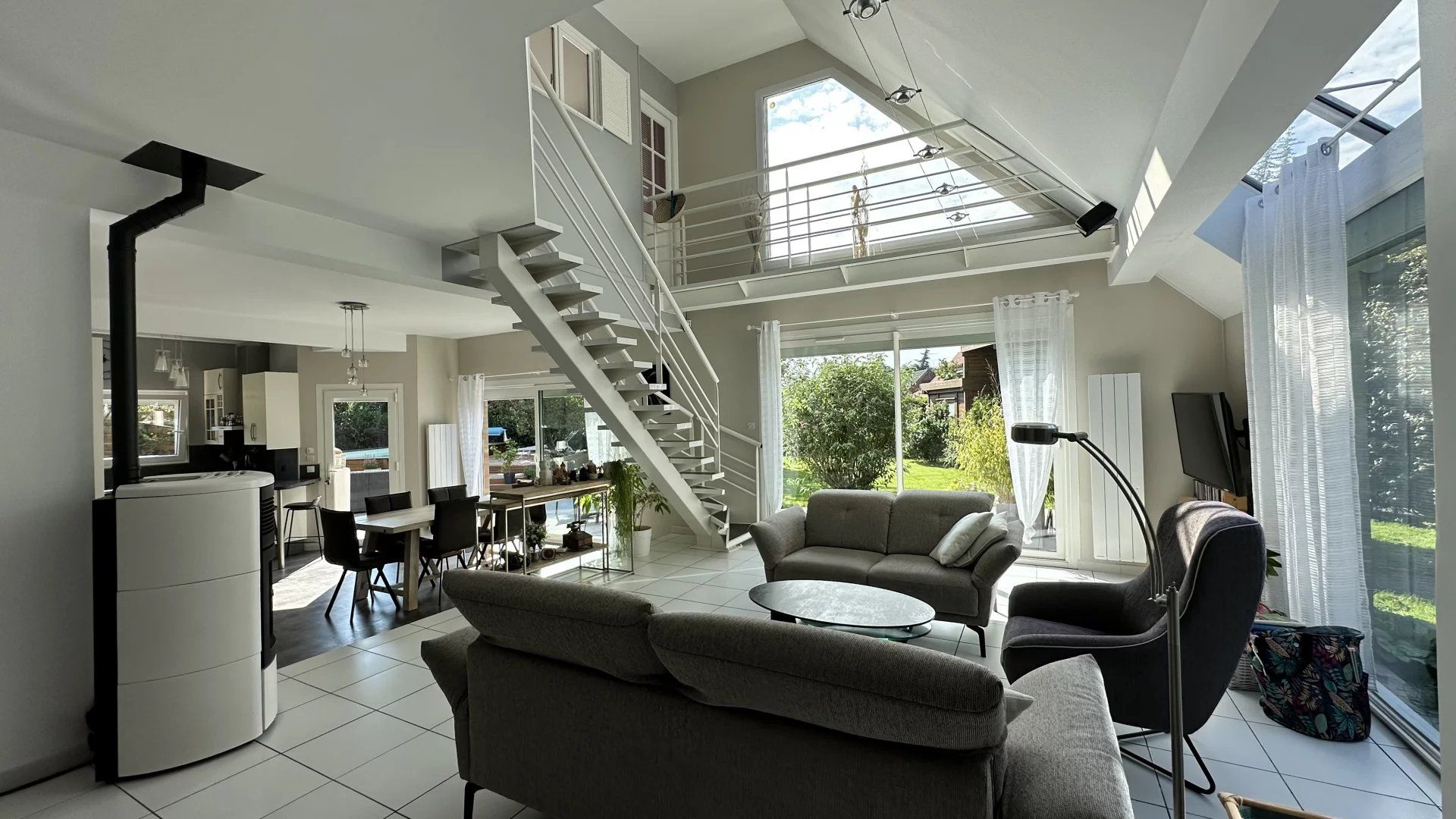 Photo Individuelle semi plain pied 175m2 - 5 chambres - Piscine image 2/6