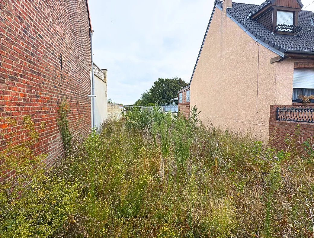 Terrain constructible - Environ 668 m²