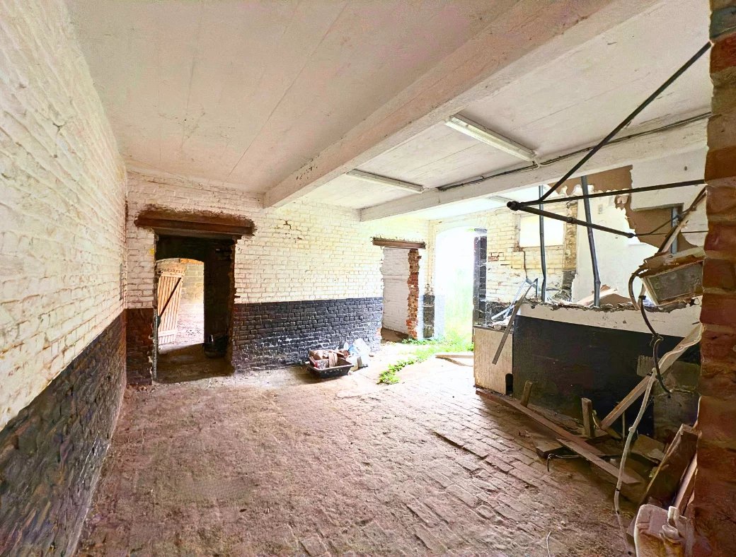 Photo Ancienne étable avec dépendance attenante  Environ 154 m² à rén image 3/6