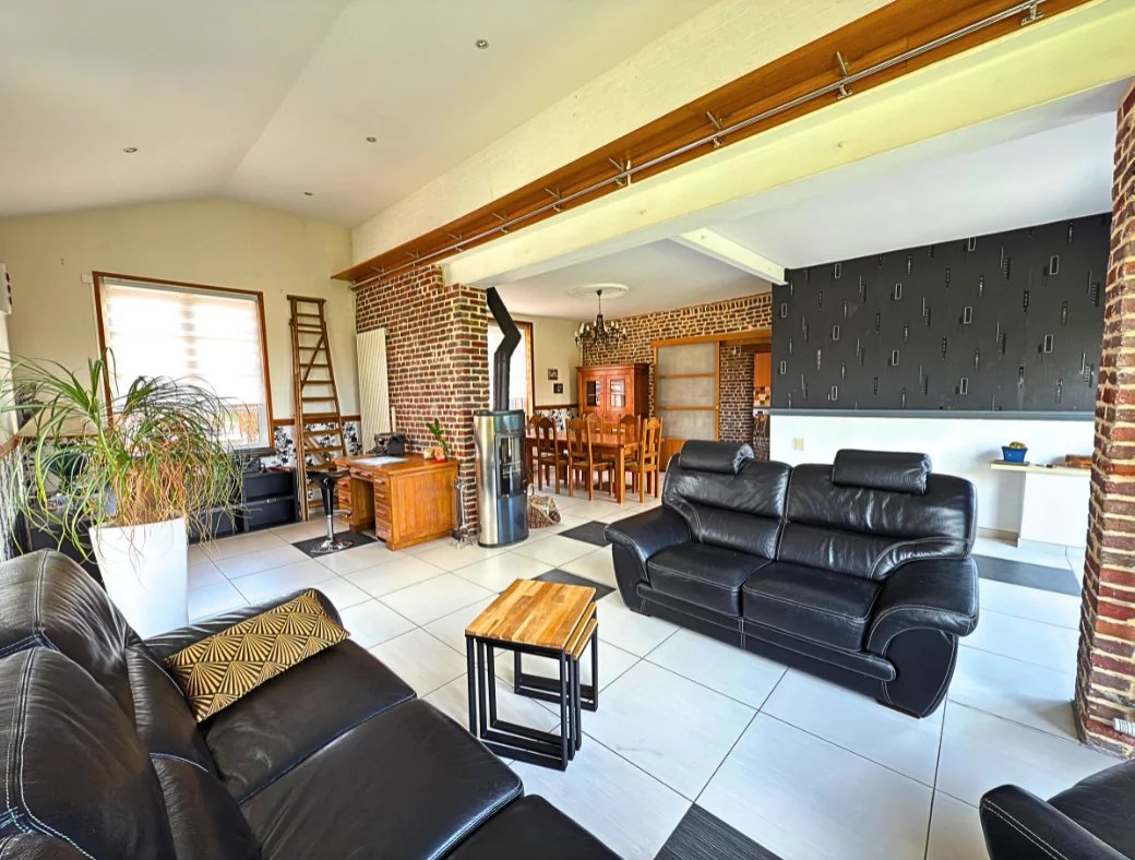 Maison individuelles sur près de 1900 m² de terrain !