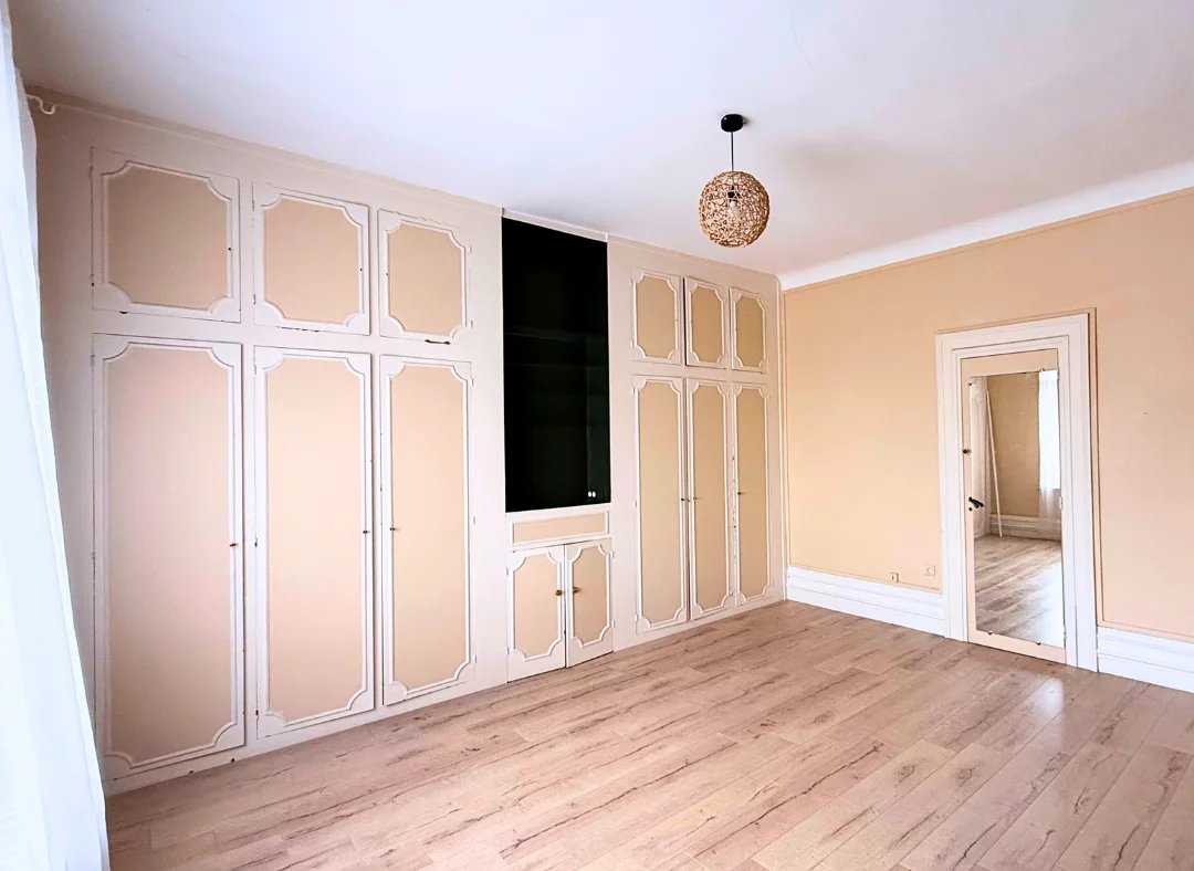 PROCHE GARE - ARRAS  APPARTEMENT AVEC TERRASSE DENVIRON 50 M²