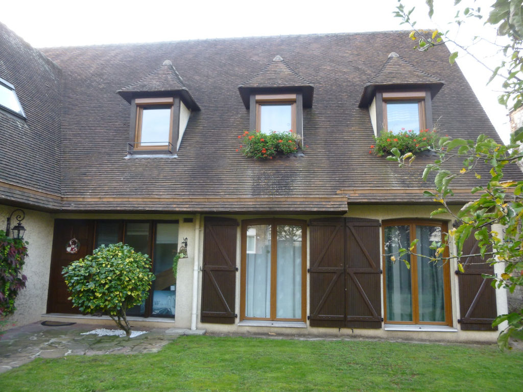 A vendre Maison à
CAUDEBEC LES ELBEUF
(76320) A vendre Maison à
CAUDEBEC LES ELBEUF
(76320)