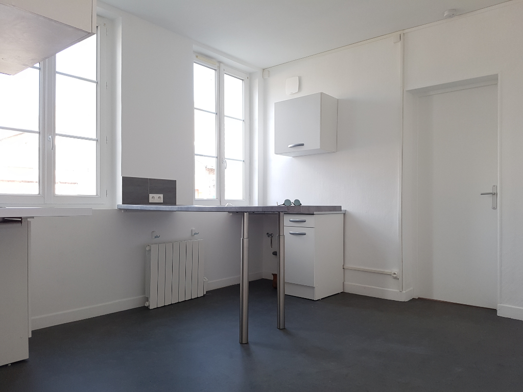 A vendre Appartement à
CAUDEBEC LES ELBEUF
(76320) A vendre Appartement à
CAUDEBEC LES ELBEUF
(76320)