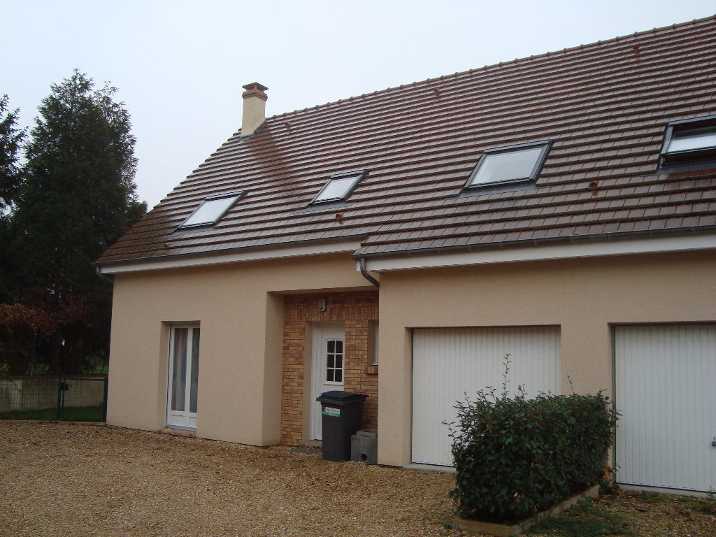 A vendre Maison à
OISSEL
(76350) A vendre Maison à
OISSEL
(76350)
