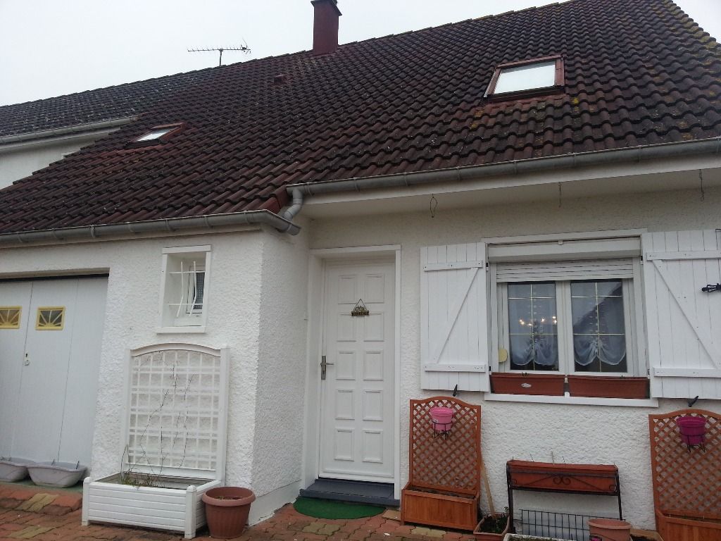 A vendre Maison à
CAUDEBEC LES ELBEUF
(76320) A vendre Maison à
CAUDEBEC LES ELBEUF
(76320)