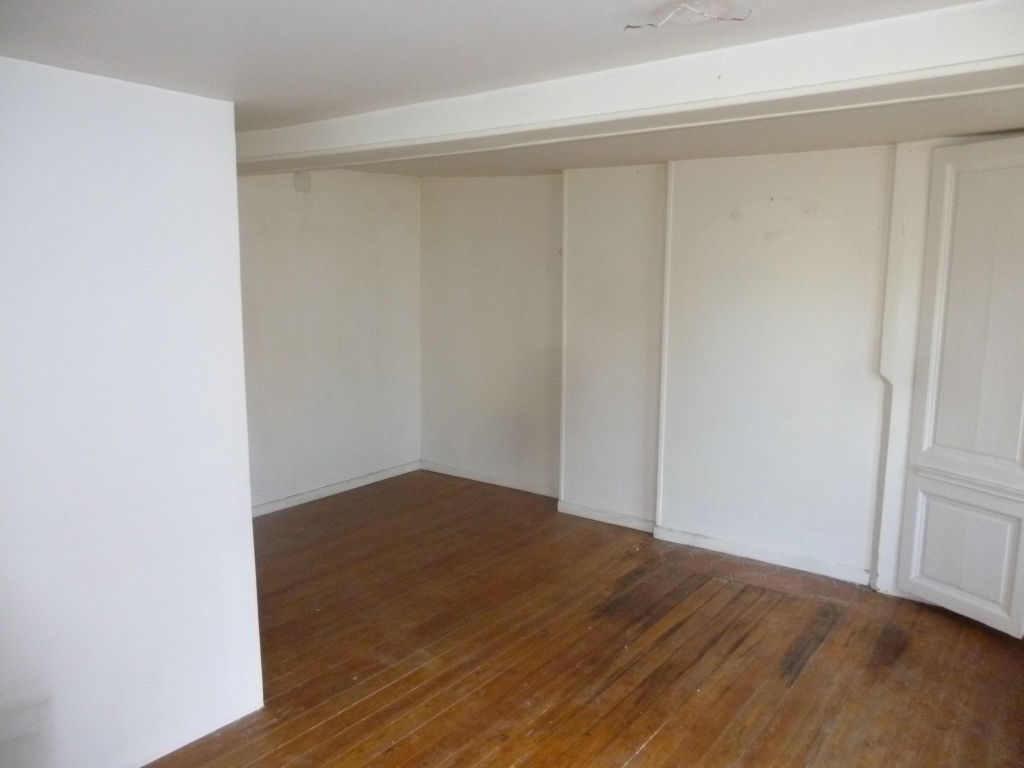 A vendre Immeuble à
ELBEUF
(76500) A vendre Immeuble à
ELBEUF
(76500)