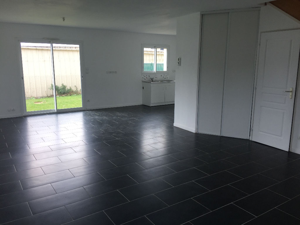 A vendre Maison à
LE NEUBOURG
(27110) A vendre Maison à
LE NEUBOURG
(27110)