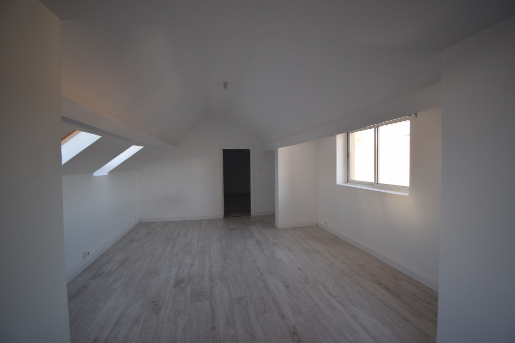 A vendre Appartement à
SAINT AUBIN LES ELBEUF
(76410) A vendre Appartement à
SAINT AUBIN LES ELBEUF
(76410)