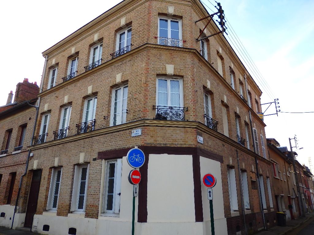 A vendre Appartement à
CAUDEBEC LES ELBEUF
(76320) A vendre Appartement à
CAUDEBEC LES ELBEUF
(76320)