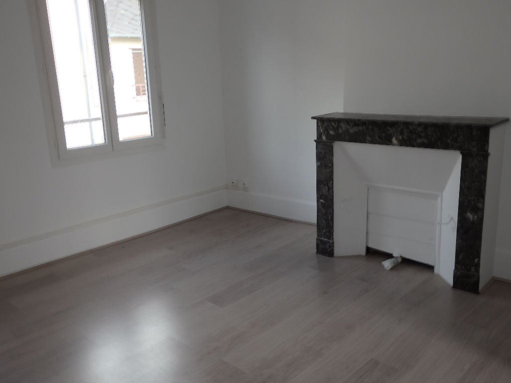 A vendre Maison à
CAUDEBEC LES ELBEUF
(76320) A vendre Maison à
CAUDEBEC LES ELBEUF
(76320)