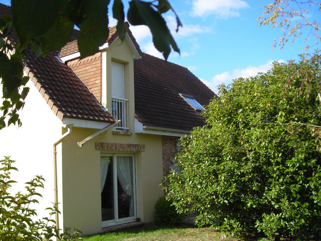A vendre Maison à
CAUDEBEC LES ELBEUF
(76320) A vendre Maison à
CAUDEBEC LES ELBEUF
(76320)