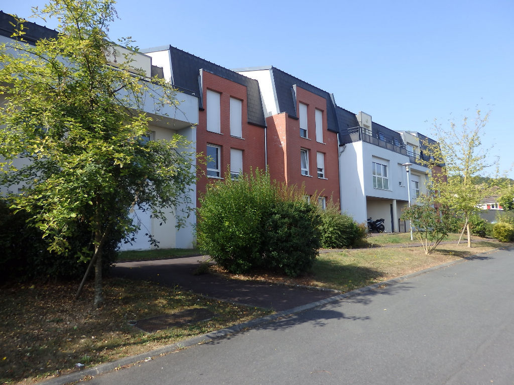 A vendre Appartement à
CAUDEBEC LES ELBEUF
(76320) A vendre Appartement à
CAUDEBEC LES ELBEUF
(76320)