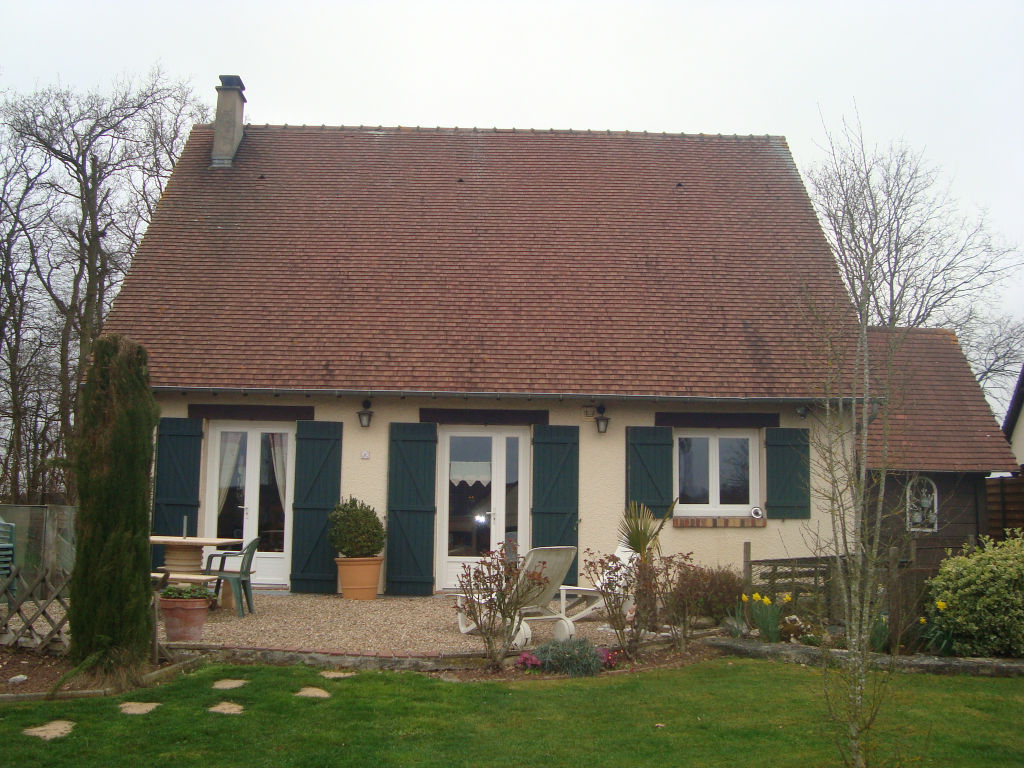 A vendre Maison à
LA HAYE MALHERBE
(27400) A vendre Maison à
LA HAYE MALHERBE
(27400)