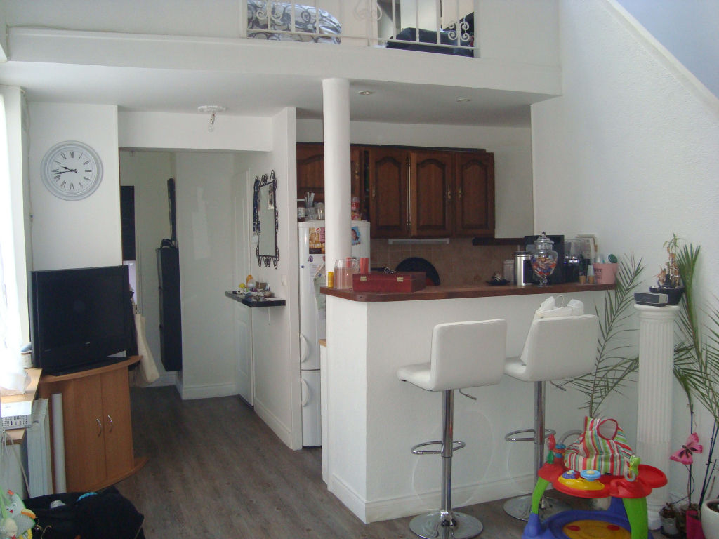 A vendre Maison à
ELBEUF
(76500) A vendre Maison à
ELBEUF
(76500)