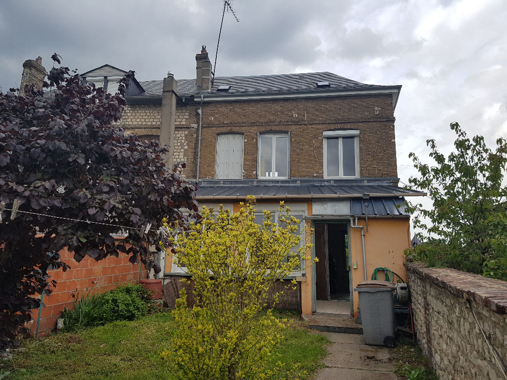 A vendre Maison à
SAINT AUBIN LES ELBEUF
(76410) A vendre Maison à
SAINT AUBIN LES ELBEUF
(76410)