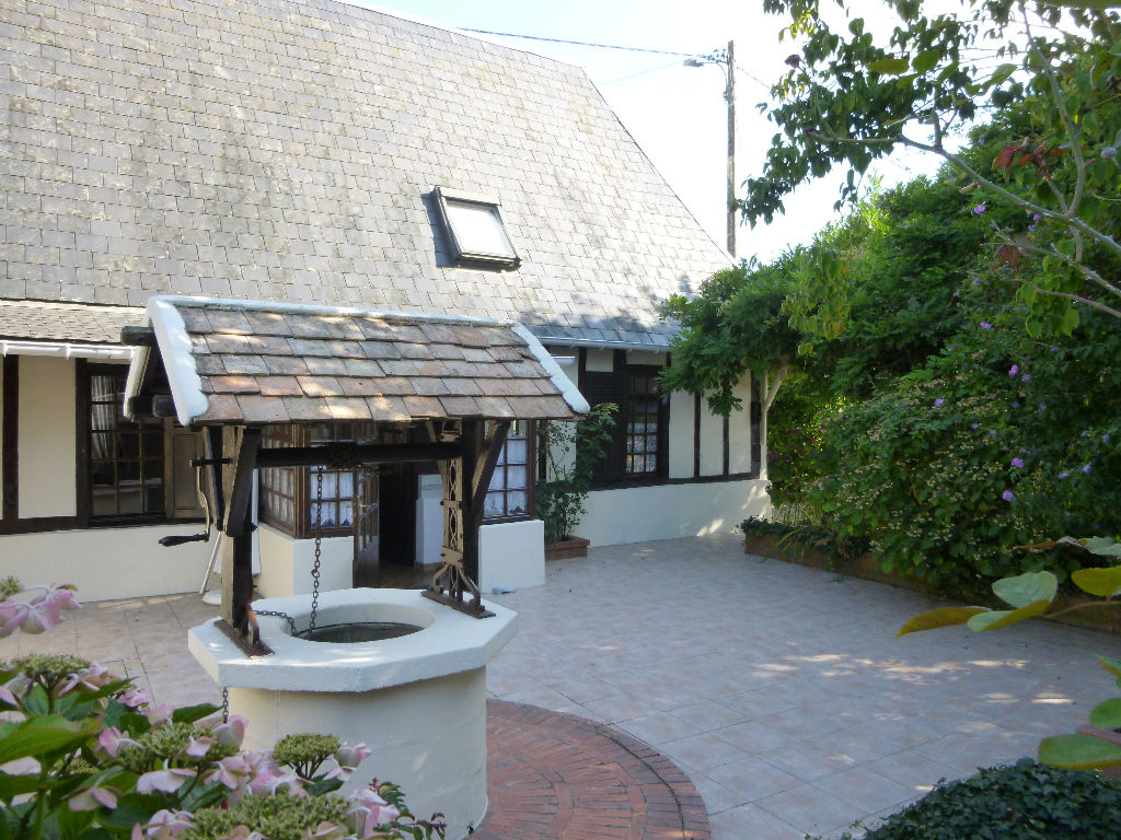 A vendre Maison à
CRESTOT
(27110) A vendre Maison à
CRESTOT
(27110)