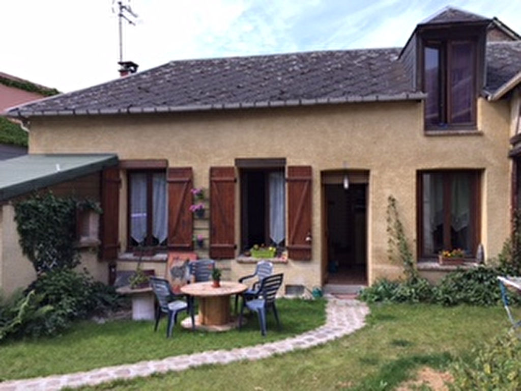 A vendre Maison à
SOTTEVILLE LES ROUEN
(76300) A vendre Maison à
SOTTEVILLE LES ROUEN
(76300)