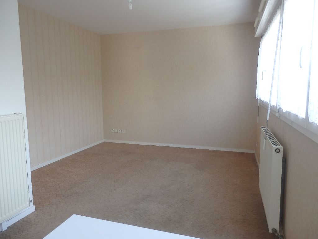 A vendre Appartement à
SOTTEVILLE LES ROUEN
(76300) A vendre Appartement à
SOTTEVILLE LES ROUEN
(76300)