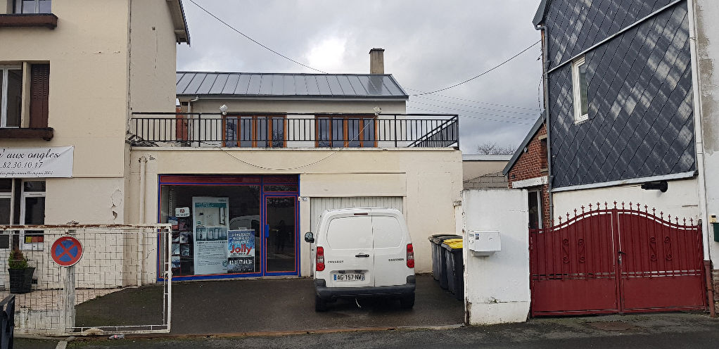 A vendre Immeuble à
CAUDEBEC LES ELBEUF
(76320) A vendre Immeuble à
CAUDEBEC LES ELBEUF
(76320)