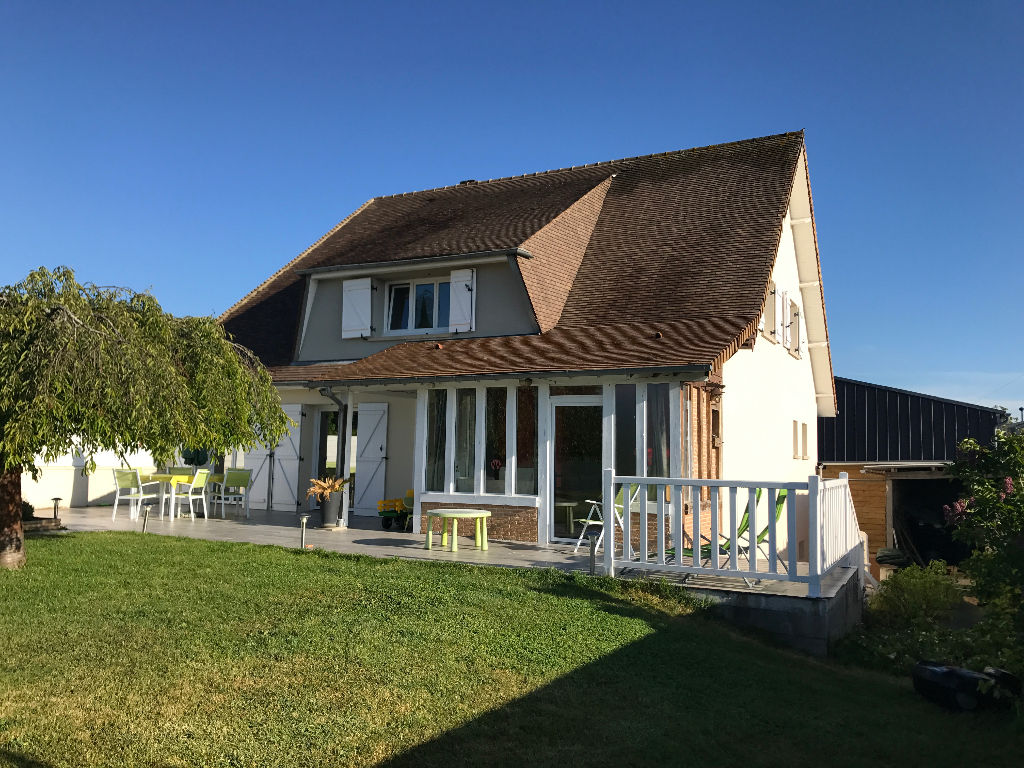 A vendre Maison à
CRIQUEBEUF SUR SEINE
(27340) A vendre Maison à
CRIQUEBEUF SUR SEINE
(27340)
