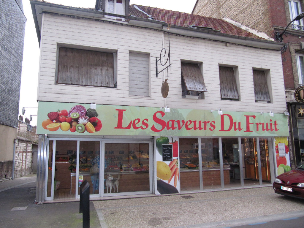 A vendre Immeuble à
CAUDEBEC LES ELBEUF
(76320) A vendre Immeuble à
CAUDEBEC LES ELBEUF
(76320)