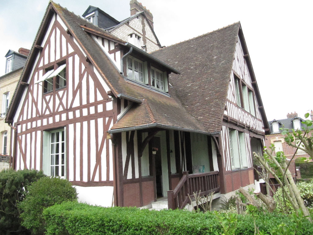 A vendre Maison à
ELBEUF
(76500) A vendre Maison à
ELBEUF
(76500)