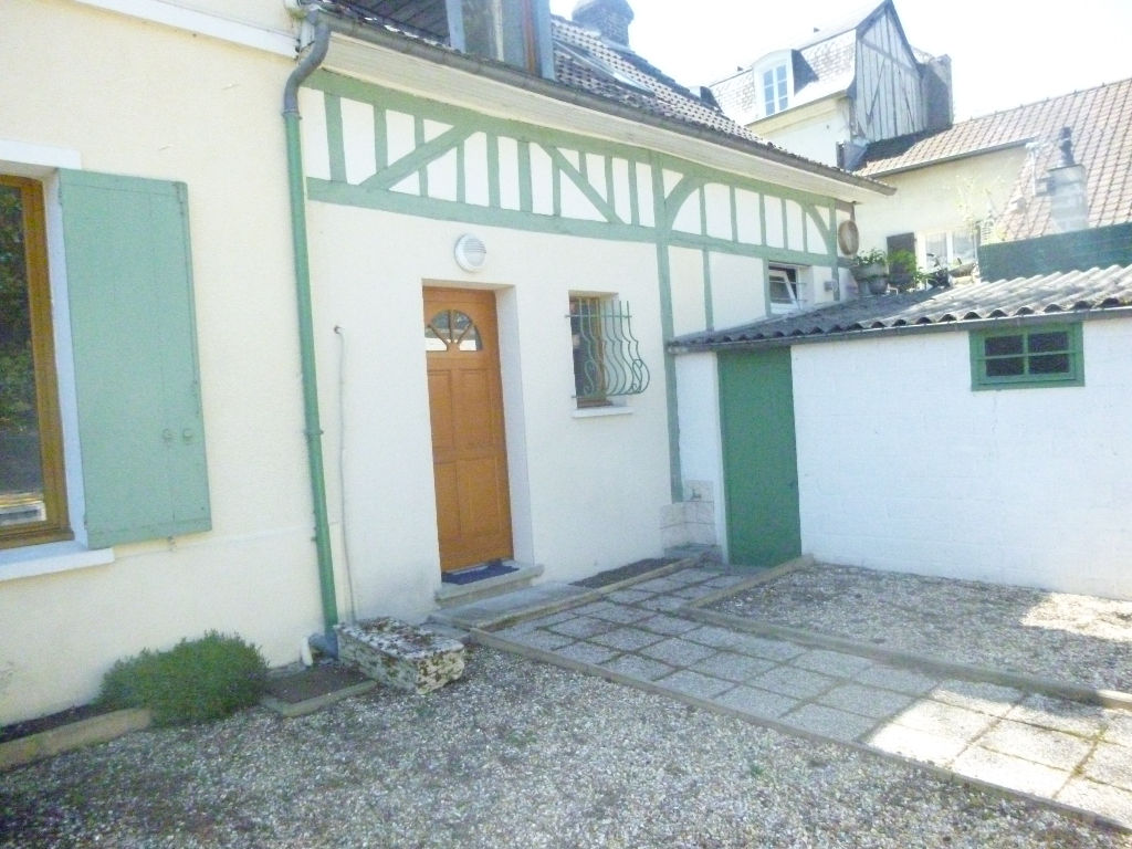 A vendre Maison à
ELBEUF
(76500) A vendre Maison à
ELBEUF
(76500)