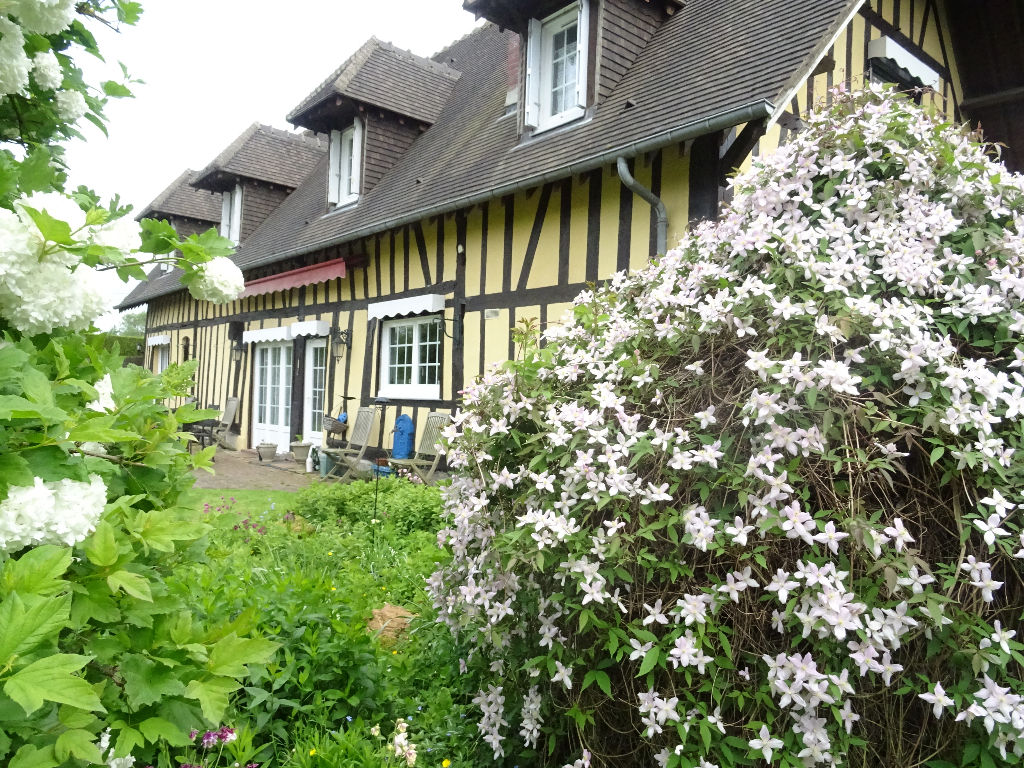 A vendre Maison à
SAINT OUEN DU TILLEUL
(27670) A vendre Maison à
SAINT OUEN DU TILLEUL
(27670)