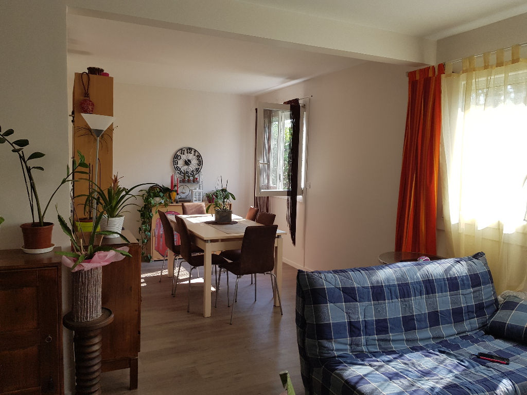 A vendre Appartement à
SAINT AUBIN LES ELBEUF
(76410) A vendre Appartement à
SAINT AUBIN LES ELBEUF
(76410)
