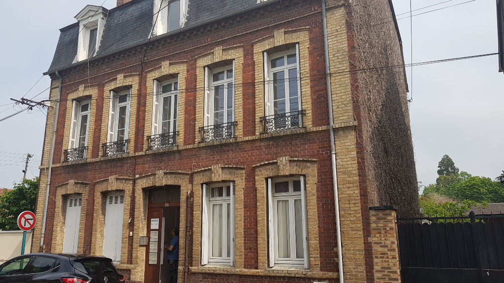 A vendre Immeuble à
CAUDEBEC LES ELBEUF
(76320) A vendre Immeuble à
CAUDEBEC LES ELBEUF
(76320)