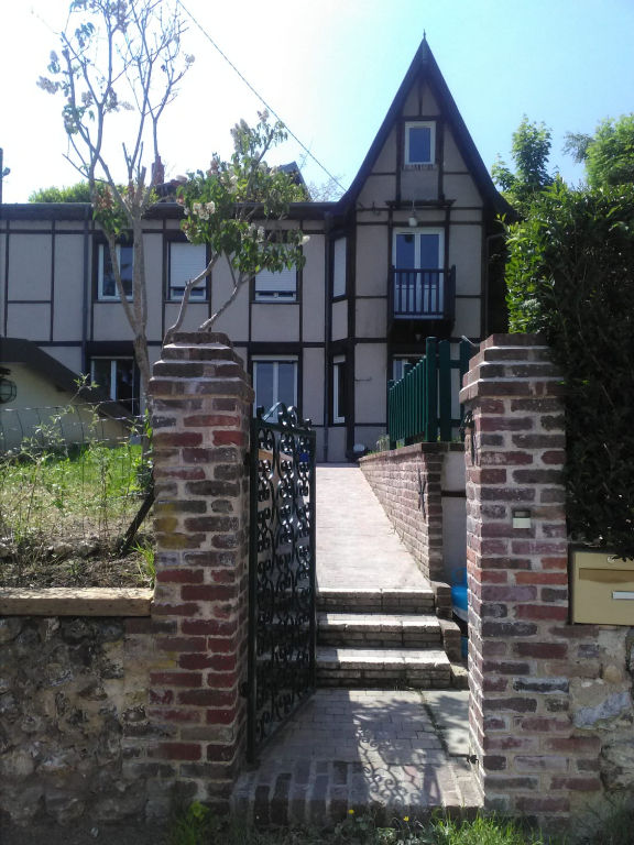 A vendre Maison à
ELBEUF
(76500) A vendre Maison à
ELBEUF
(76500)