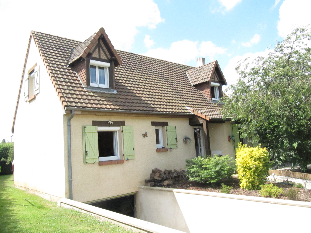 A vendre Maison à
SAINT PIERRE LES ELBEUF
(76320) A vendre Maison à
SAINT PIERRE LES ELBEUF
(76320)