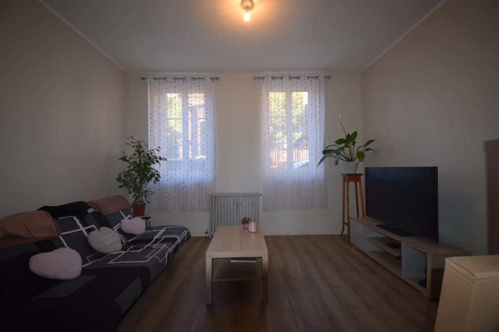 A vendre Appartement à
CAUDEBEC LES ELBEUF
(76320) A vendre Appartement à
CAUDEBEC LES ELBEUF
(76320)