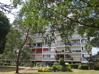 A vendre Appartement à
LE PETIT QUEVILLY
(76140) A vendre Appartement à
LE PETIT QUEVILLY
(76140)