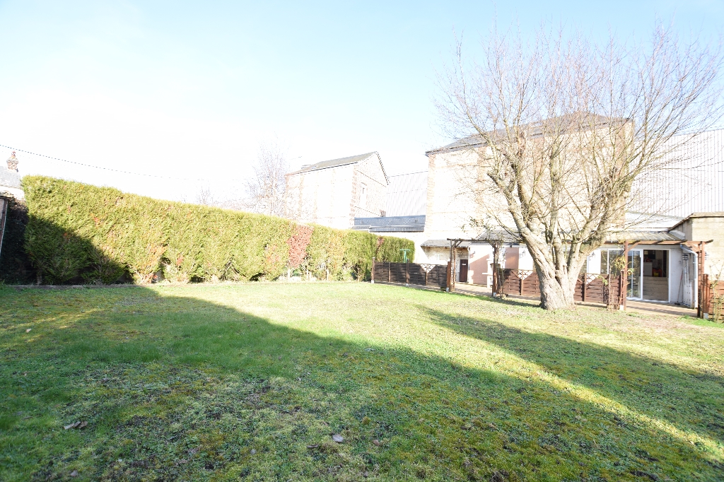 A vendre Maison à
CAUDEBEC LES ELBEUF
(76320) A vendre Maison à
CAUDEBEC LES ELBEUF
(76320)