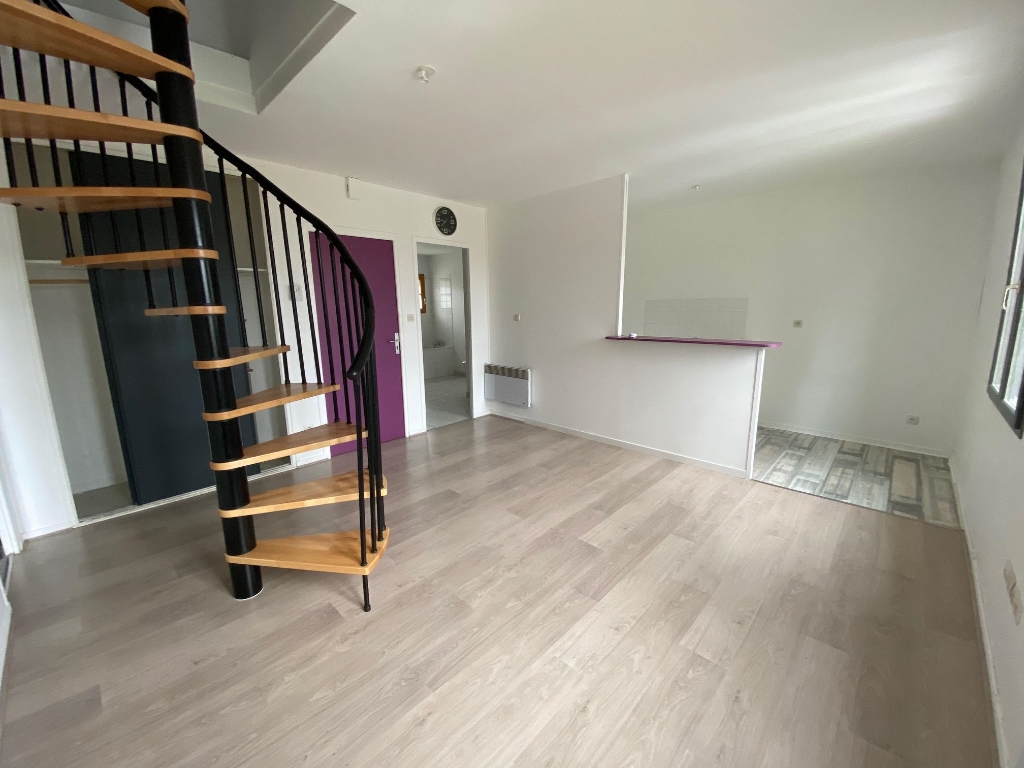 A vendre Appartement à
LE GROS THEIL
(27370) A vendre Appartement à
LE GROS THEIL
(27370)