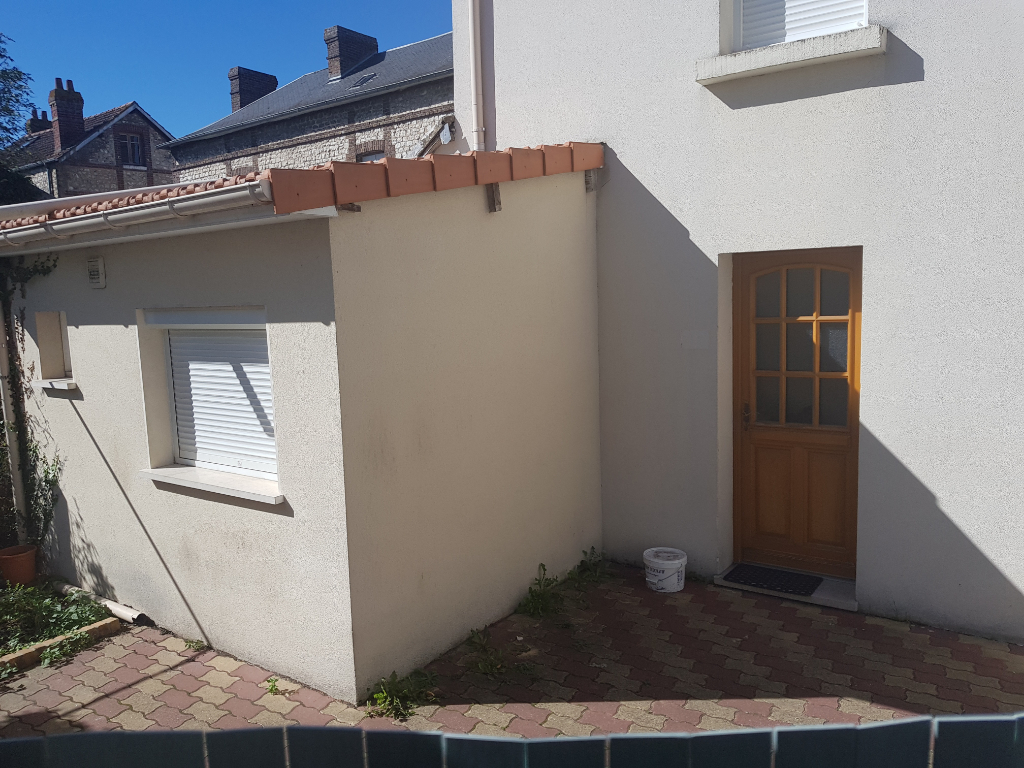 A vendre Maison à
OISSEL
(76350) A vendre Maison à
OISSEL
(76350)