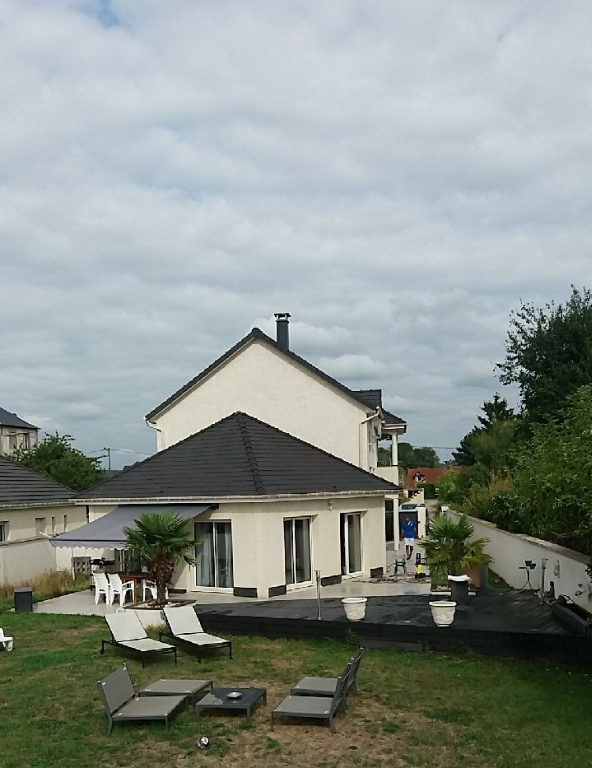 A vendre Maison à
SAINT PIERRE LES ELBEUF
(76320) A vendre Maison à
SAINT PIERRE LES ELBEUF
(76320)