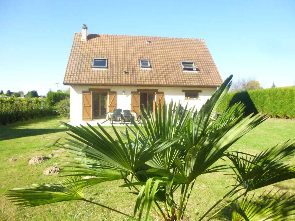 A vendre Maison à
SAINT OUEN DU TILLEUL
(27670) A vendre Maison à
SAINT OUEN DU TILLEUL
(27670)