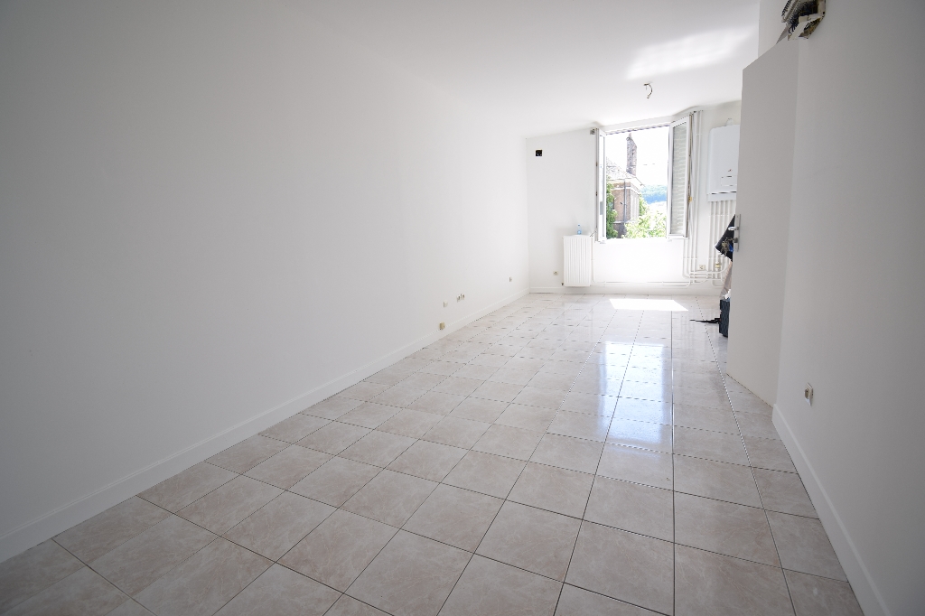 A vendre Appartement à
CAUDEBEC LES ELBEUF
(76320) A vendre Appartement à
CAUDEBEC LES ELBEUF
(76320)