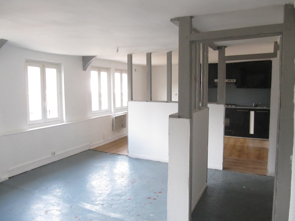 A vendre Immeuble à
CAUDEBEC LES ELBEUF
(76500) A vendre Immeuble à
CAUDEBEC LES ELBEUF
(76500)